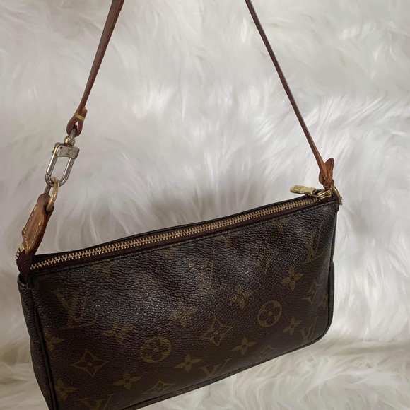 Louis Vuitton monogram Pochette shoulder bag - Picture 4 of 12